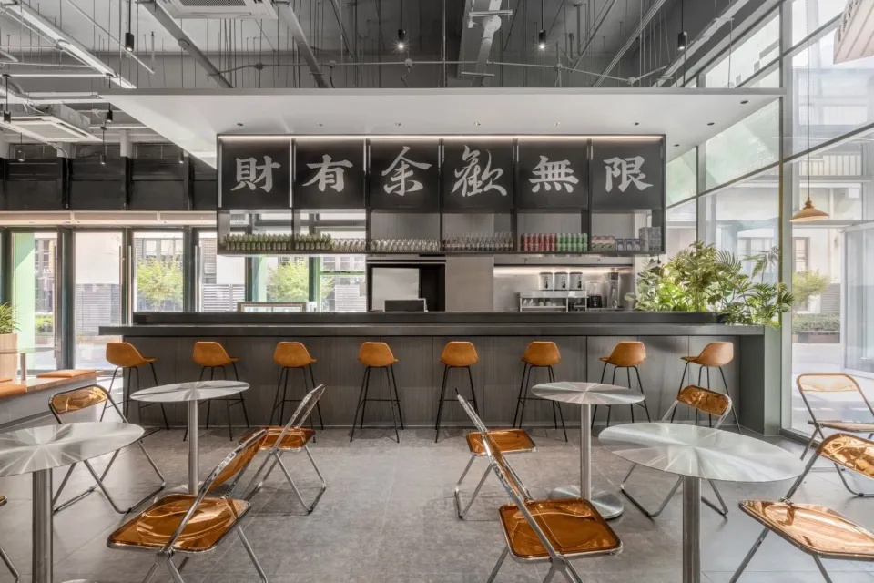 郑州bg电子官网大推荐Fun-hey余欢泰式快餐店装修设计(图4)