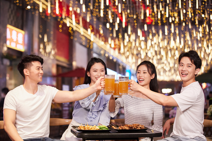 郑州餐饮店设计公司餐饮消费群体的变动(图1)